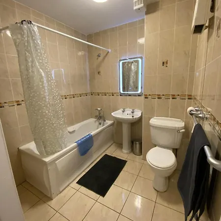 City Apartment Galway شقة غالواي